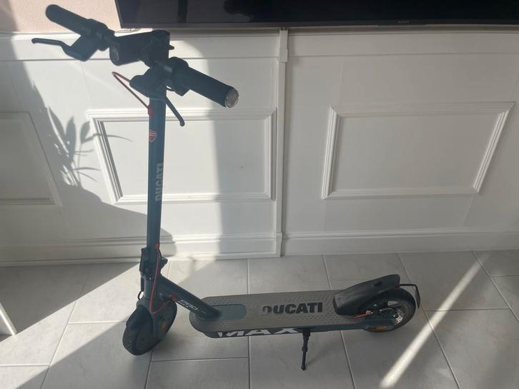 Ducati Elektrische Step - April 2025 - Bon aanwezig!, Fietsen en Brommers, Overige Fietsen en Brommers, Zo goed als nieuw, Ophalen
