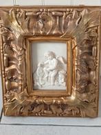 Italiaanse sculptuur van engel op leeuw in barokke lijst, Ophalen of Verzenden