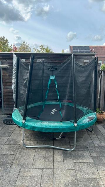 Gratis trampoline ophalen beschikbaar voor biedingen
