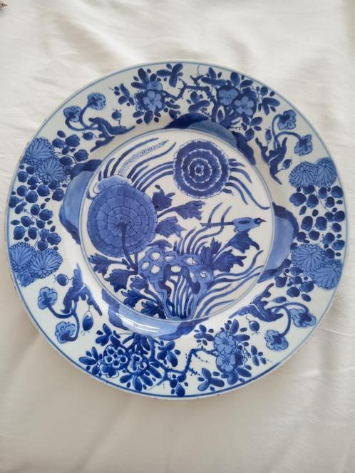 Antiek Chinese bord Kangxi periode Ø 28cm, Antiek en Kunst, Antiek | Porselein, Ophalen of Verzenden