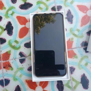 IPHONE11 pro max beschikbaar voor biedingen