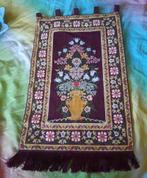 Geborduurd wandkleed vaas met bloemen, Huis en Inrichting, Ophalen of Verzenden, Zo goed als nieuw