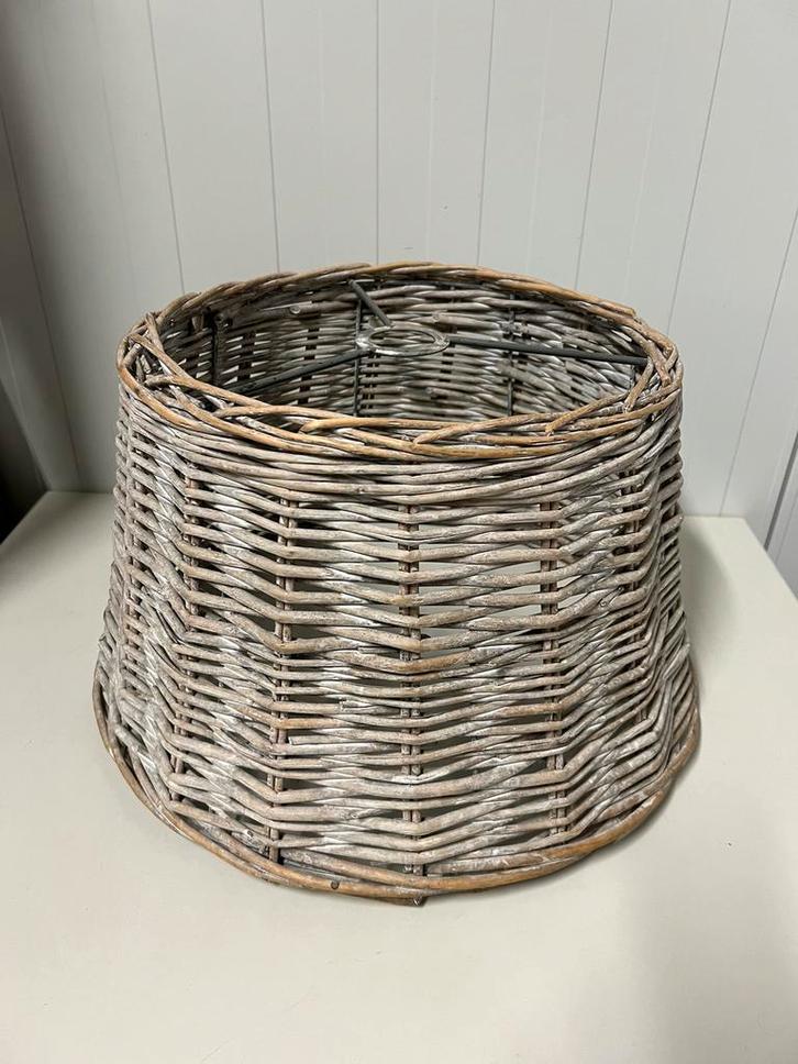 Te Koop : Rieten Gevlochten Lampenkap Lampen Kap Riet, Huis en Inrichting, Lampen | Lampenkappen, Gebruikt, 25 tot 50 cm, Rond