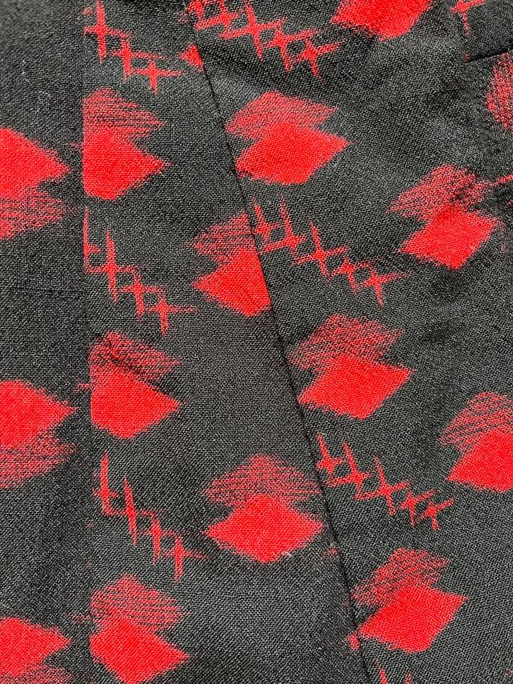 Japanse dubbele ikat wollen stof van antieke kimono, Hobby en Vrije tijd, Stoffen en Lappen, Gebruikt, Wol, 120 cm of meer, 30 tot 200 cm