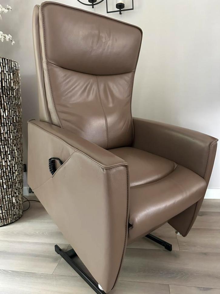 Prominent STA OP stoel, Huis en Inrichting, Fauteuils, Zo goed als nieuw, Leer, Minder dan 50 cm, Minder dan 75 cm, Ophalen