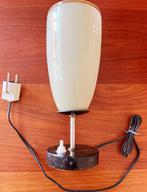Glazen lamp met marmeren voet en goudkleurig rand., Antiek en Kunst, Antiek | Lampen, Ophalen of Verzenden