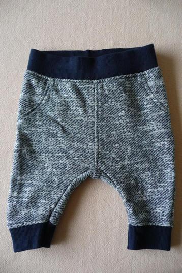 Blauw-wit gemêleerd broekje van Newborn Maat 50 beschikbaar voor biedingen