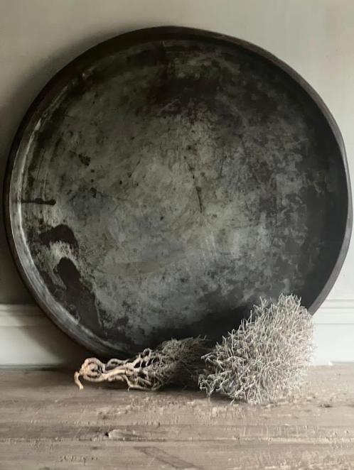 Oud metalen dienbladen, Huis en Inrichting, Woonaccessoires | Dienbladen, Nieuw, Metaal, Rond, Ophalen of Verzenden