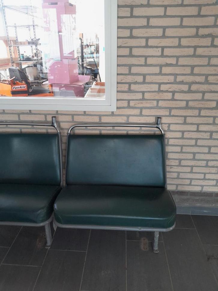 Vintage trambank wachtkamerbank, Antiek en Kunst, Antiek | Meubels | Stoelen en Banken, Ophalen of Verzenden