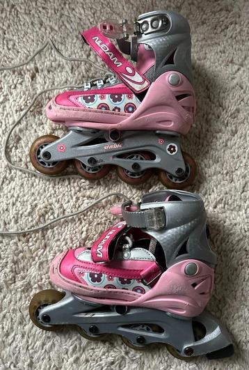 Mooie kids inline skate set maat 30-33 + pads + tas- skeeler beschikbaar voor biedingen