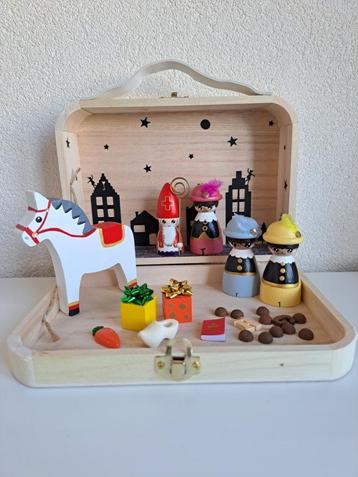 Sinterklaas houten koffer pegdolls  beschikbaar voor biedingen