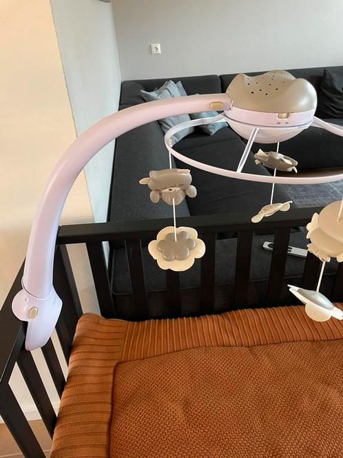 Infantino 3 in 1 muziekmobiel zo goed als nieuw, Kinderen en Baby's, Speelgoed | Babyspeelgoed, Zo goed als nieuw, Mobiel, Met licht