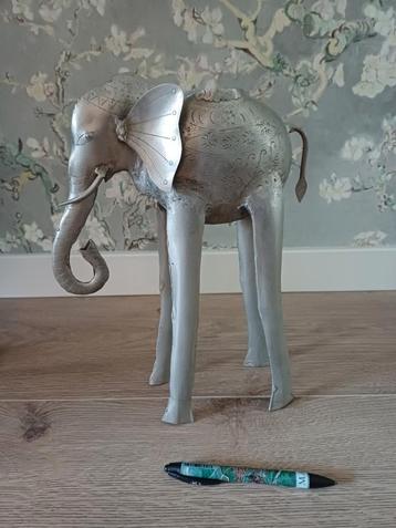 Metalen Olifant Beeld/ waxinelichtje  beschikbaar voor biedingen