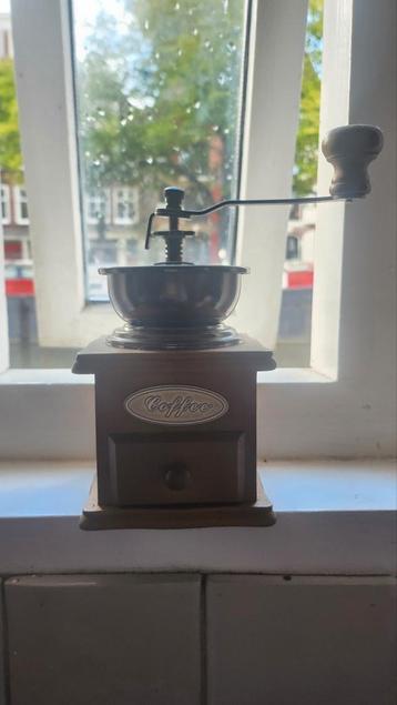 Vintage Koffiemolen beschikbaar voor biedingen
