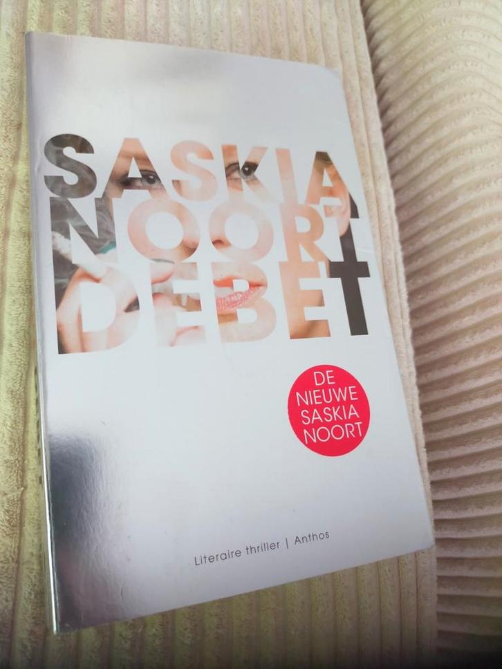Saskia Noort - Debet, Boeken, Thrillers, Zo goed als nieuw, Nederland, Ophalen of Verzenden