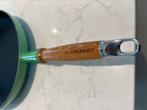 NIEUWE Le Creuset koekenpan 28 cm Bamboo groen, Gietijzer, Nieuw, Ophalen of Verzenden, Keramische plaat