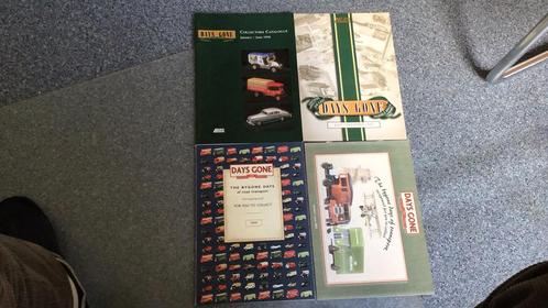 DAYS GONE CATALOGUS FOLDER LOT 4 x MINI PRIJSJE 🤏🤏, Hobby en Vrije tijd, Modelauto's | 1:43, Nieuw, Overige typen, Overige merken