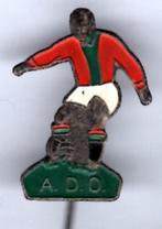 A.D.O. ADO zilverkleurig voetbal mannetje ( Y_025 ), Verzenden, Zo goed als nieuw, Sport, Speldje of Pin