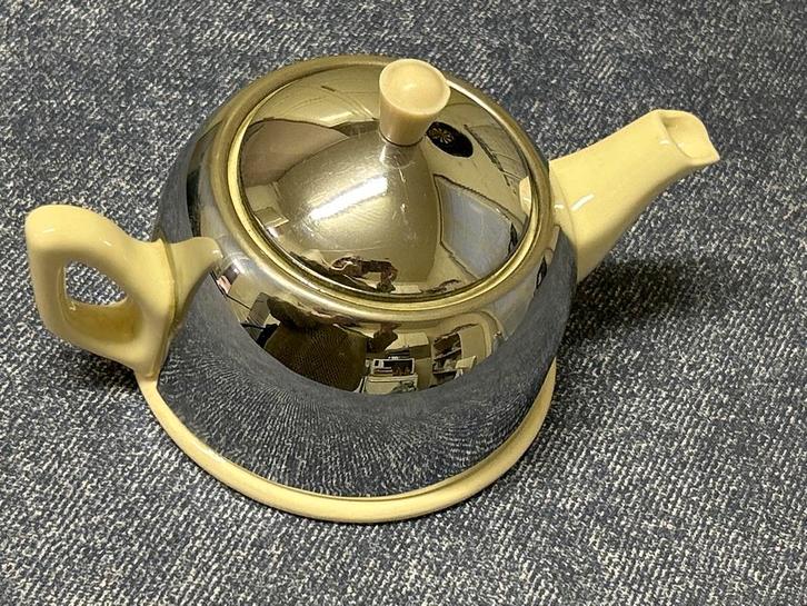 Vintage kleine Theepot / Melkkan - Chroom & Aardewerk, Huis en Inrichting, Keuken | Servies, Gebruikt, Overige typen, Overige stijlen