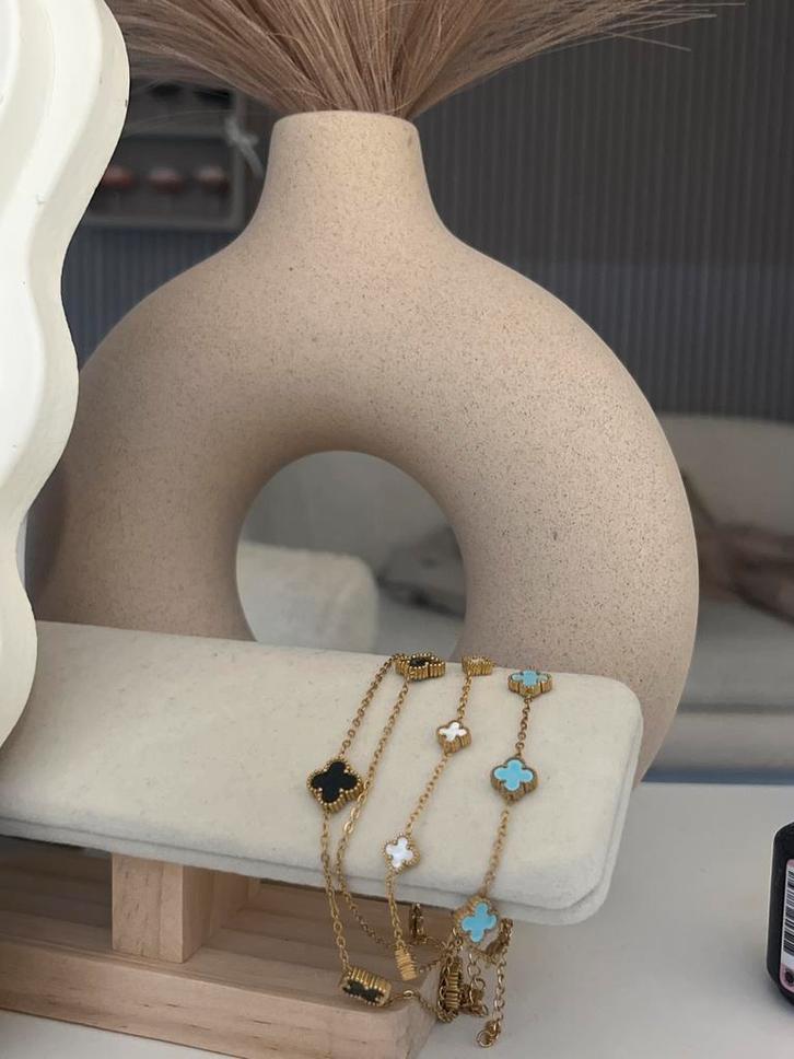 Van Cleef Alhambra Ketting/Armband, Sieraden, Tassen en Uiterlijk, Kettingen, Zo goed als nieuw, Goud, Zwart, Met edelsteen, Ophalen of Verzenden