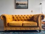 Stijvolle gele Chesterfield bank te koop, Ophalen, Gebruikt, 150 tot 200 cm, Tweepersoons