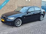 BMW 3-serie 320i Business Line | APK | NAP | Airco |NAVI |, Auto's, BMW, Achterwielaandrijving, Zwart, Origineel Nederlands, Handgeschakeld