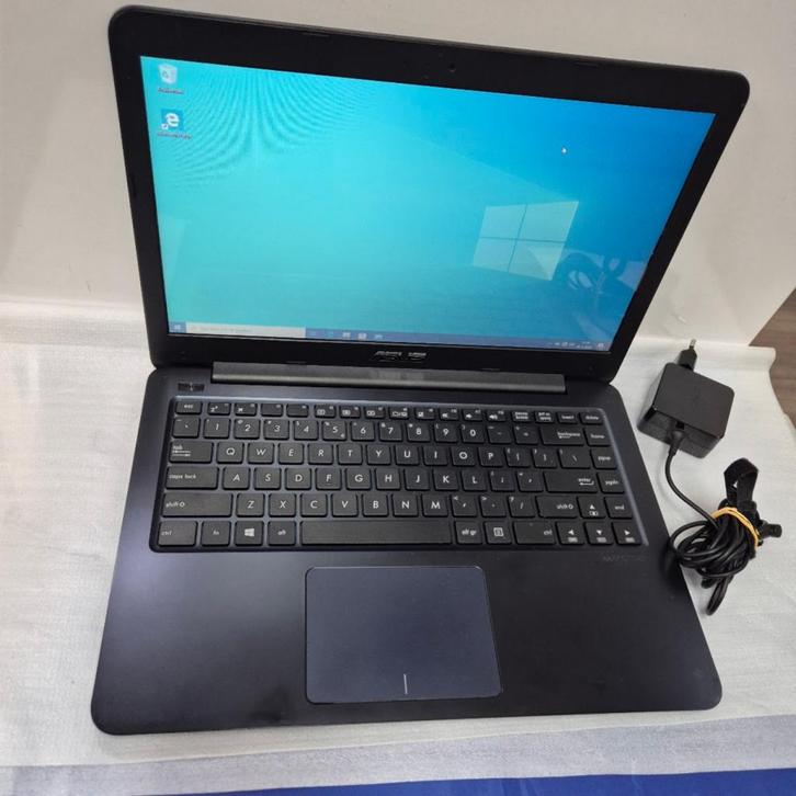 Asus E402MA (R417M) Celeron N2840 II 2GB II 32GB II Win10, Computers en Software, Windows Laptops, Zo goed als nieuw