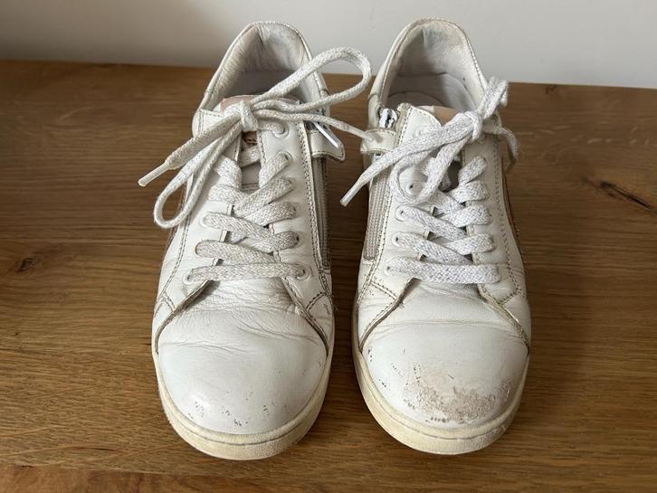 Witte leren sneakers van Clic, maat 35, in goede staat!, Kinderen en Baby's, Babykleding | Schoentjes en Sokjes, Zo goed als nieuw