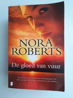 De gloed van vuur - Nora Roberts, Ophalen of Verzenden, Gelezen
