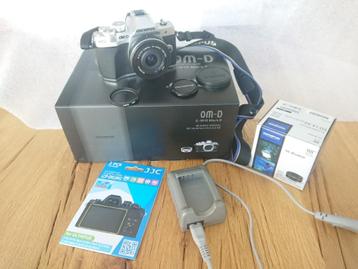 Olympus OM-D E-M10 Mark III + 14-42mm  beschikbaar voor biedingen