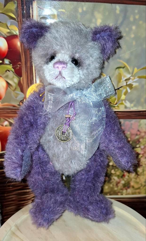 Charlie Bears Minimo Old Faithful, Verzamelen, Beren en Cherished Teddies, Nieuw, Stoffen beer, Overige merken, Verzenden