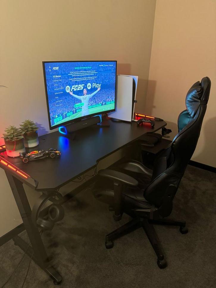 AOC 32" Curved Gaming Monitor + Speakers, Computers en Software, Monitoren, Gebruikt, 101 t/m 150 Hz, HDMI, Gaming, Curved, VA