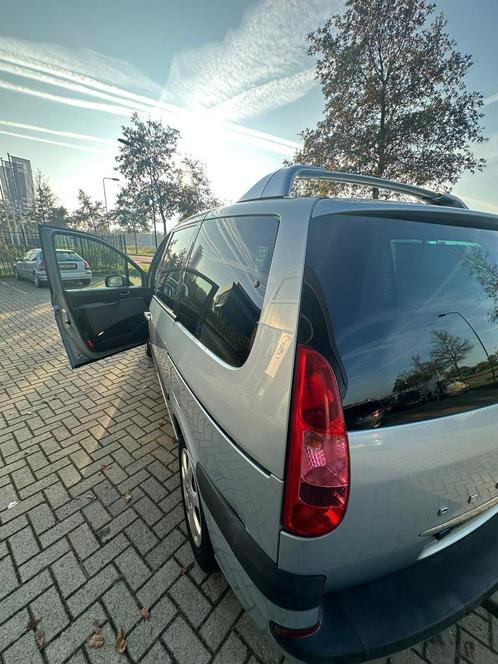 Peugeot 807 2.0 16V SV AUT 2005 Grijs, Auto's, Peugeot, Bedrijf, Benzine, Euro 3, D, MPV, Automaat, Origineel Nederlands, Zilver of Grijs