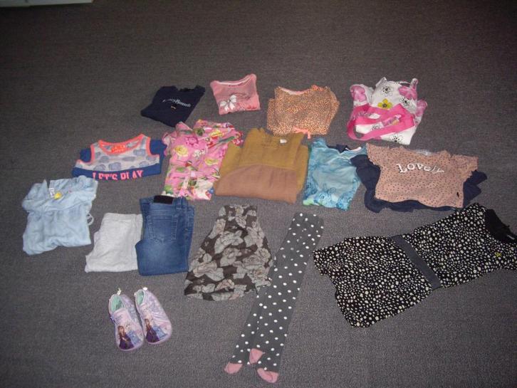 kinderkledingpakket maat 98 = 16 stuks, Kinderen en Baby's, Kinderkleding | Kinder-kledingpakketten, Zo goed als nieuw, Maat 98