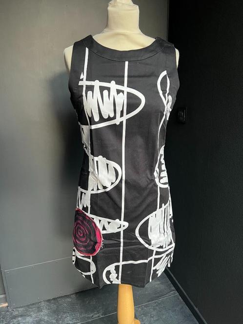 Zwart witte dames jurk van DESIGUAL maat 38, Kleding | Dames, Jurken, Zo goed als nieuw, Maat 38/40 (M), Zwart, Boven de knie