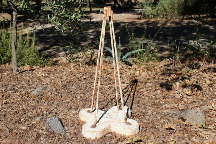 Brocante - Serie Provençaalse parasolvoeten!, Tuin en Terras, Parasols, Gebruikt, Parasolvoet, Minder dan 1 meter, Ophalen