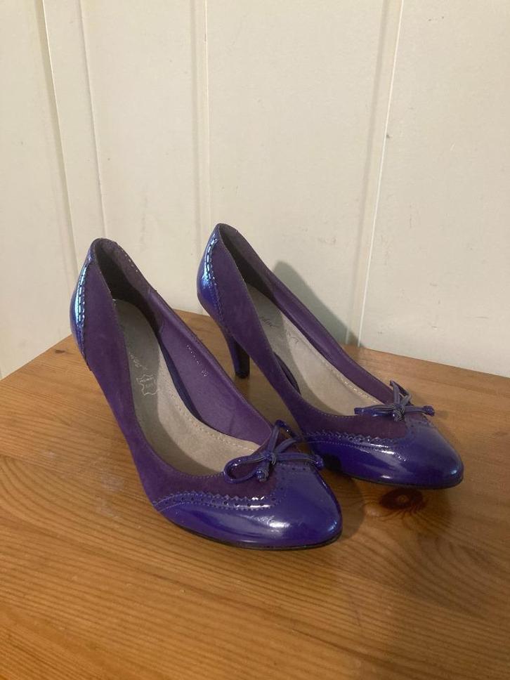 Paarse suede lak leren pumps met hak van Kayla Shoes, mt 38, Kleding | Dames, Schoenen, Zo goed als nieuw, Pumps, Overige kleuren