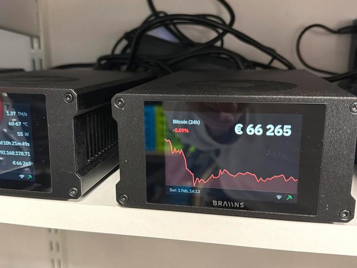 Braiins Miner BMM 101 - Efficiënte Bitcoin Mining Hardware, Computers en Software, Overige Computers en Software, Gebruikt, Ophalen of Verzenden