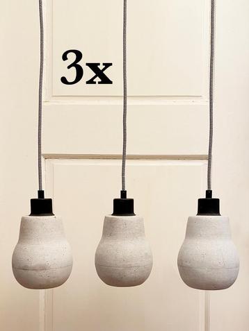 Drie It's About RoMI hanglampen beschikbaar voor biedingen
