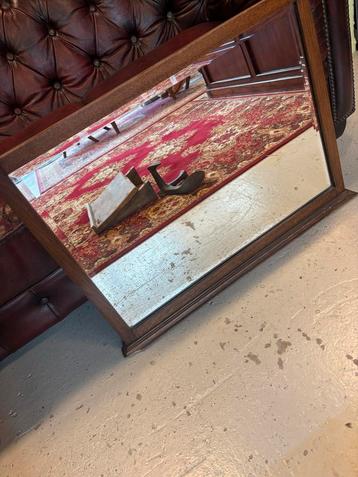 Antieke Spiegel met Houten Frame beschikbaar voor biedingen
