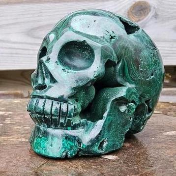 Super stoere druzy malachiet schedel beschikbaar voor biedingen