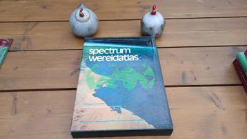 Spectrum Wereldatlas 1976 beschikbaar voor biedingen