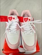 Nike Air Max 90 Valentine edition, Kleding | Dames, Schoenen, Verzenden, Nieuw, Sneakers of Gympen