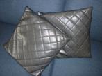 Sierkussen zwart / leatherlook kussentjes / kussens vierkant, Ophalen of Verzenden, Zo goed als nieuw, Zwart, Vierkant