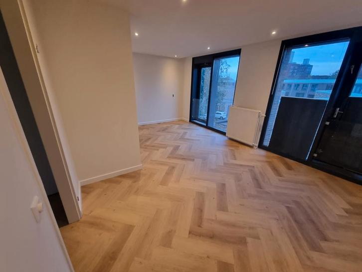 ALL IN PRIJS! PVC plak, egaliseren, visgraat, band en bies, Diensten en Vakmensen, Vloerleggers en Parketteurs