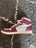 Jordan 1 retro high OG bordeaux, Kleding | Heren, Schoenen, Ophalen of Verzenden, Zo goed als nieuw, Overige kleuren