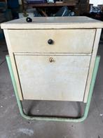 Vintage buisframe nachtkastje Lema, Huis en Inrichting, Slaapkamer | Nachtkastjes, Gebruikt, Minder dan 45 cm, Hout, 55 tot 70 cm