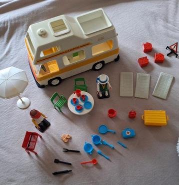 Leuke vintage set Playmobil Camper 3258 uit 1979.
Super leuk beschikbaar voor biedingen