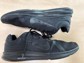 2 paar sneakers. beschikbaar voor biedingen