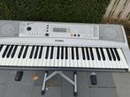 Keyboard Yamaha met standaard, Muziek en Instrumenten, Keyboards, Ophalen, 61 toetsen, Yamaha, Zo goed als nieuw